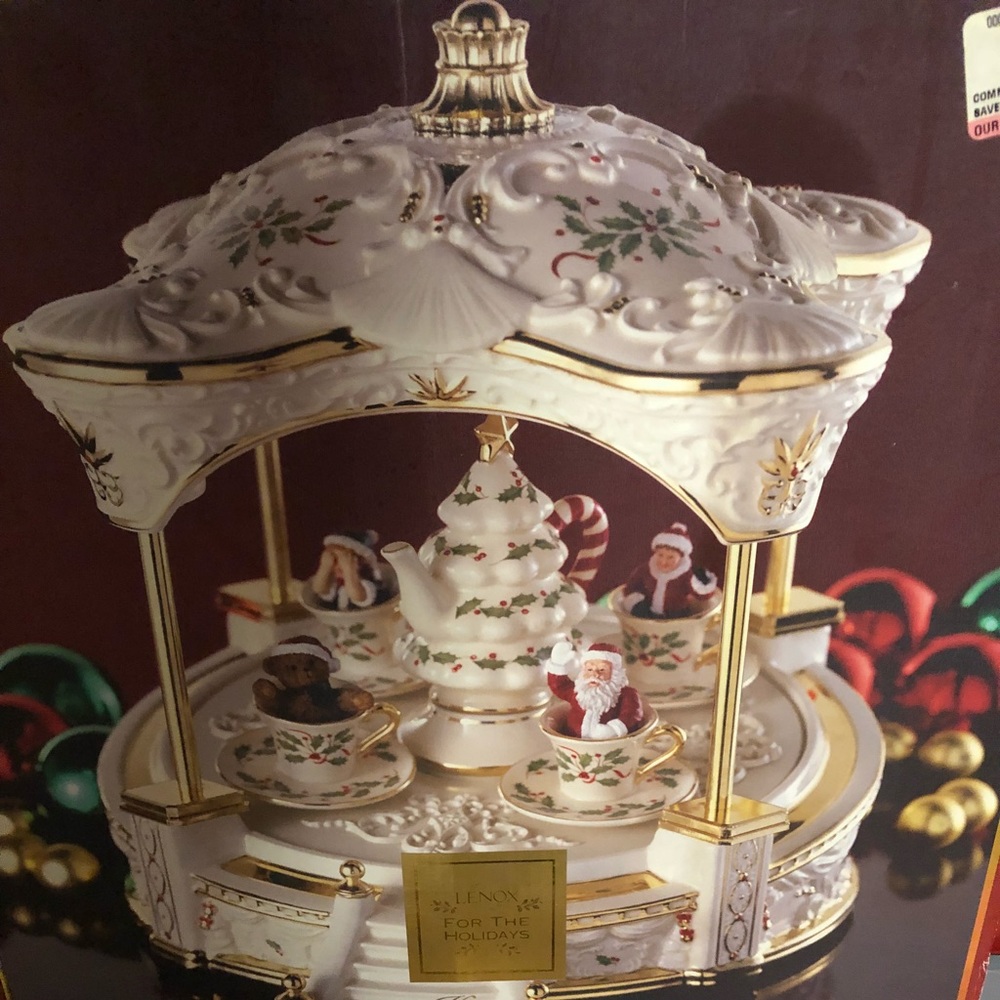 Lenox Holiday Centerpiece